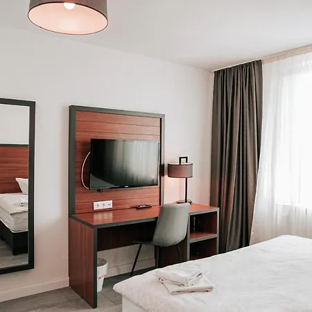Domizil Hostel *